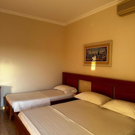 Ami Apartament Vlorë Exterior foto